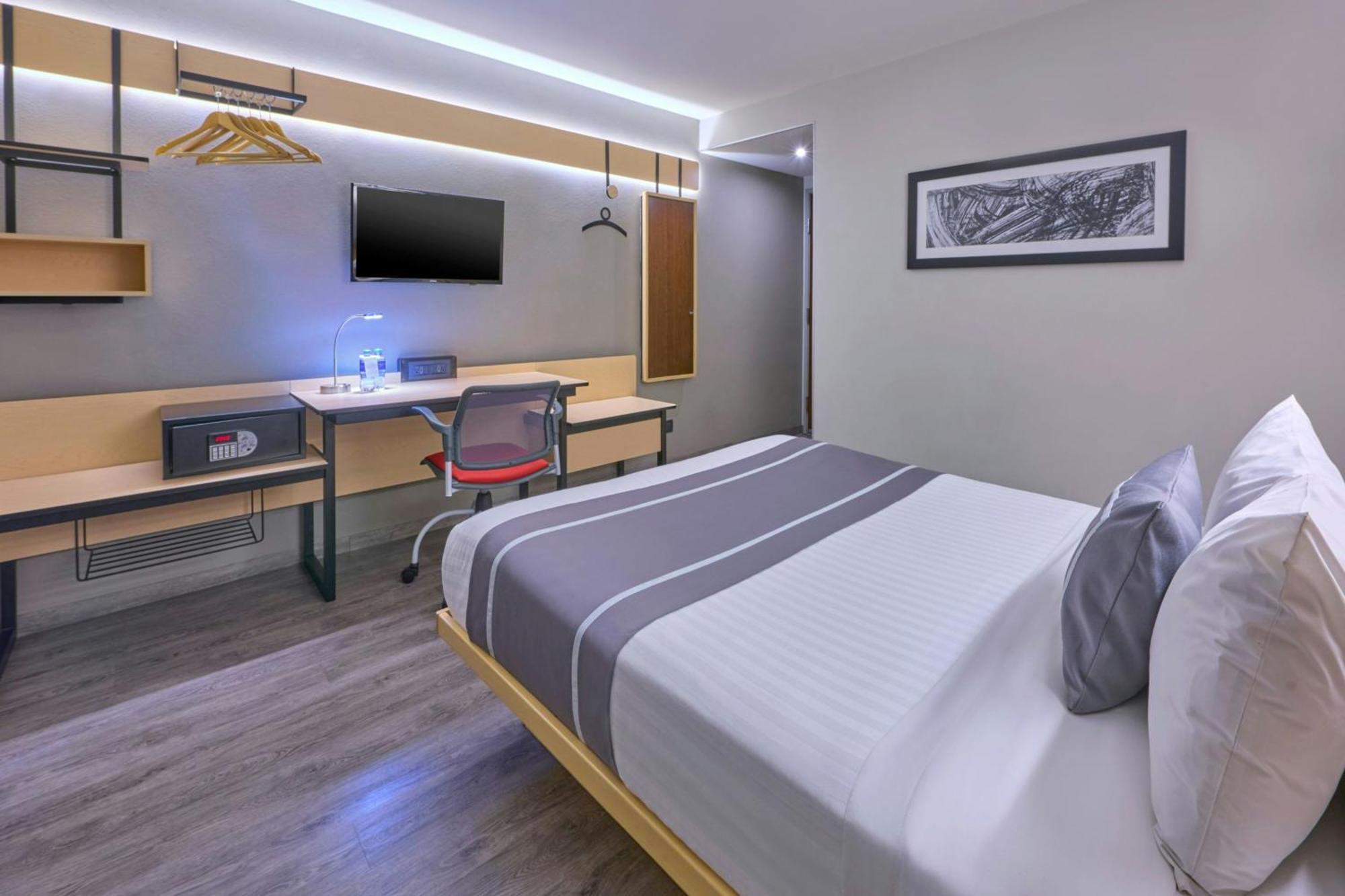 ซิตี้ เอ็กซ์เพรส พลัส เปริเฟริโก ซูร์ ตลัลปัน Hotel เม็กซิโกซิตี้ ภายนอก รูปภาพ